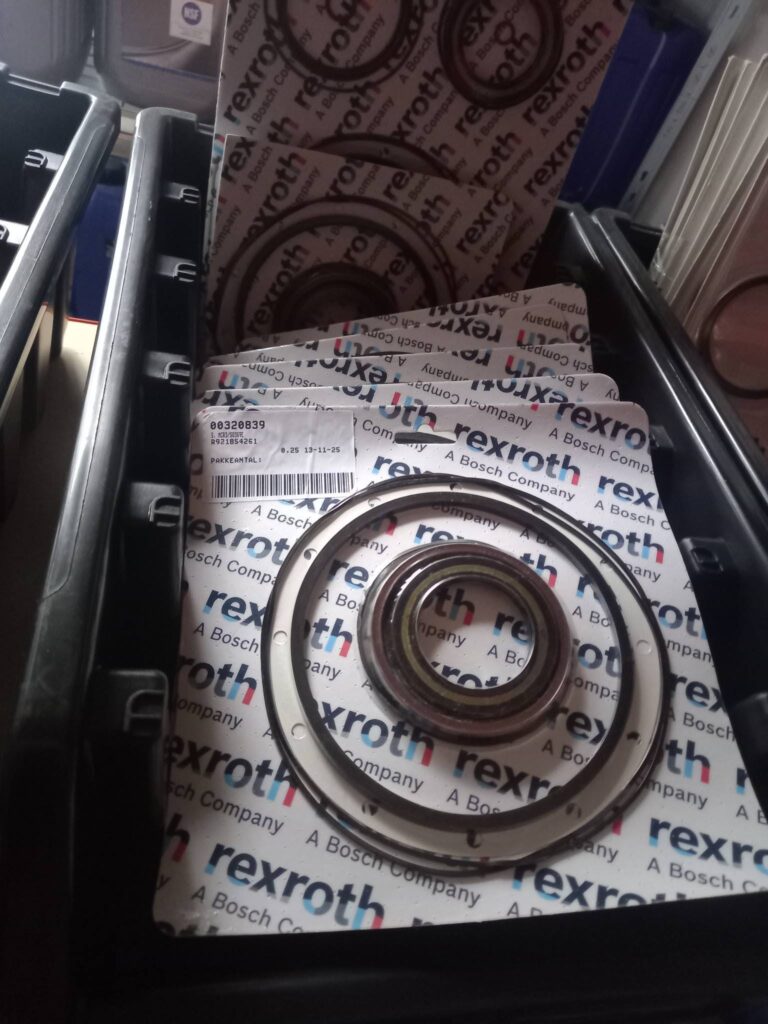 Set de garnituri și rulment Rexroth, în ambalaj original
